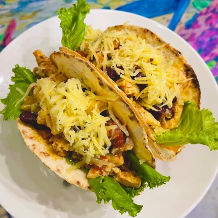 Takos Chili Con Carne With Chicken Cheese